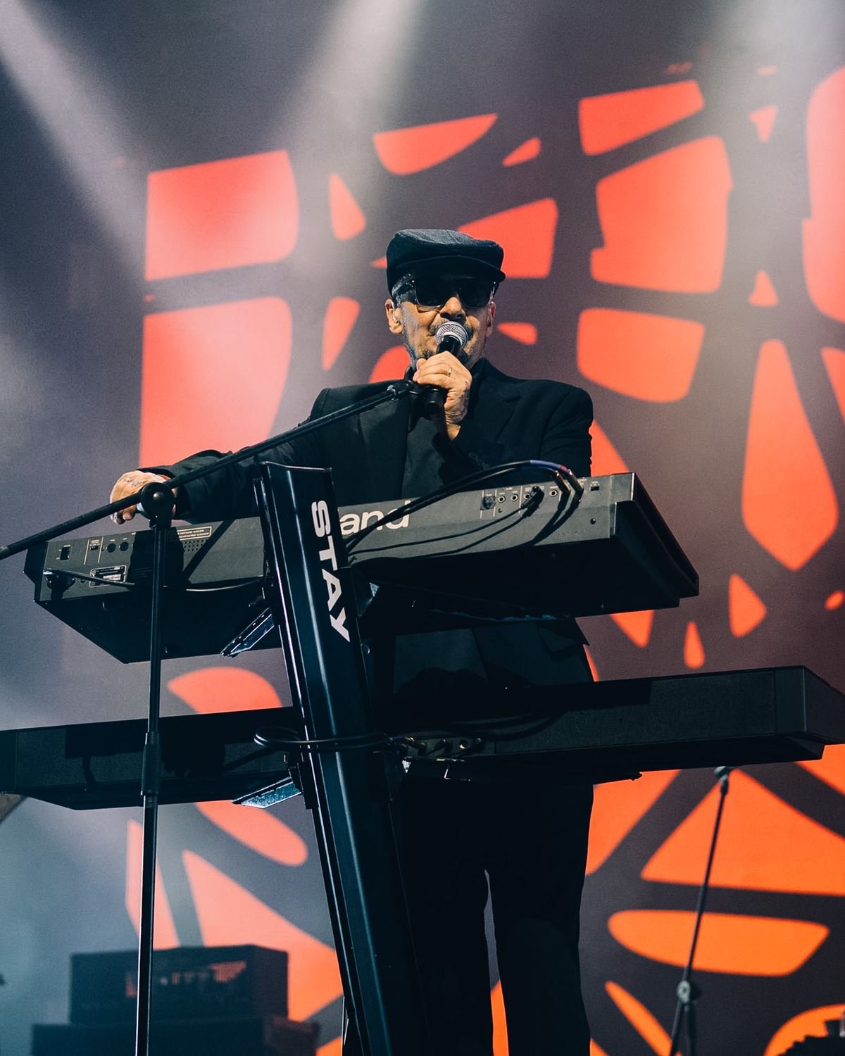 Sérgio Britto durante show dos Titãs em 2026 (Foto: Ellen Artie @ellenartie para Rolling Stone Brasil)