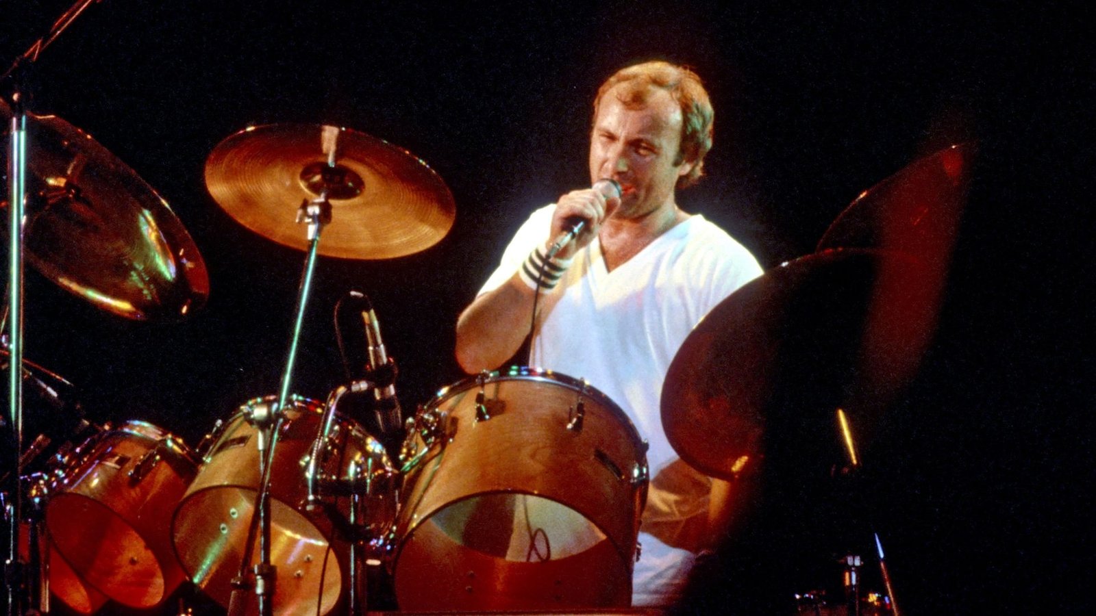 Phil Collins, baterista do Genesis e ícone do rock progressivo, em 1980