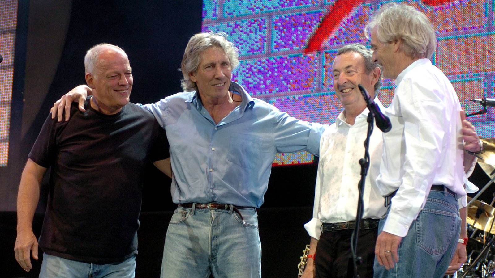 Pink Floyd, banda de rock progressivo: David Gilmour, Roger Waters, Nick Mason e Richard Wright durante show no Live 8, em 2005 (Foto: Jon Furniss / WireImage)