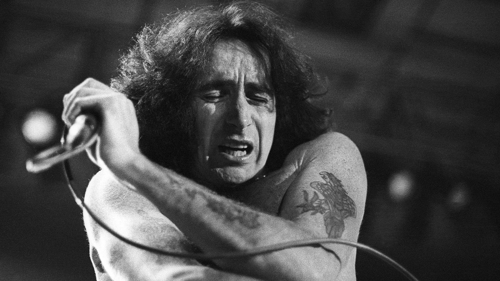 Bon Scot, vocalista do AC/DC, em 1979 (Foto: Rob Verhorst / Redferns via Getty Images)