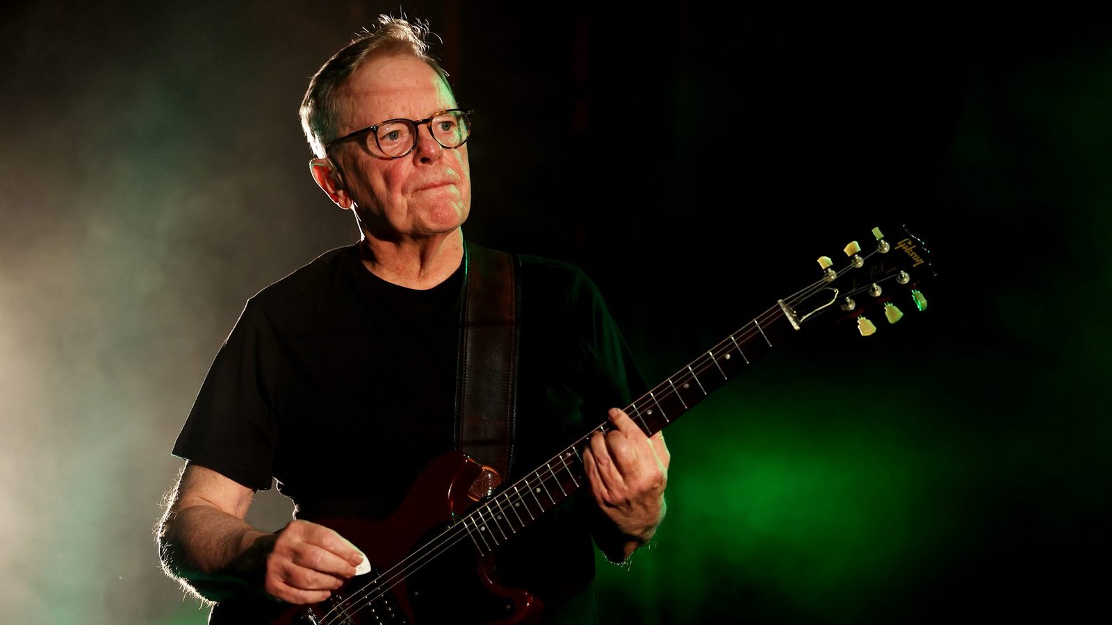 Bernard Sumner, do New Order, em 2025 (Foto: Don Arnold / WireImage via Getty Images)