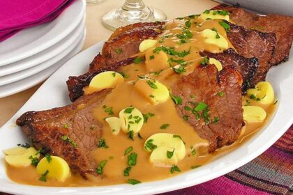 Bife com molho de cerveja