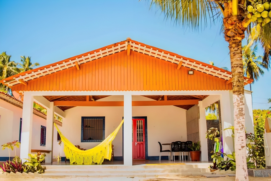 Casa à beira-mar em Ponta de Mangue, Maragogi, Alagoas, Brasil Casa-à-beira-mar-com-varanda-e-churrasqueira-em-Ponta-do-Mangue-para-alugar-pelo-Airbnb-em-Maragogi-Alagoas-Brasil