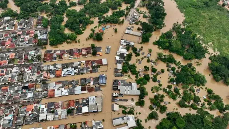 Enchentes levam governo do Acre a decretar emergência em saúde pública