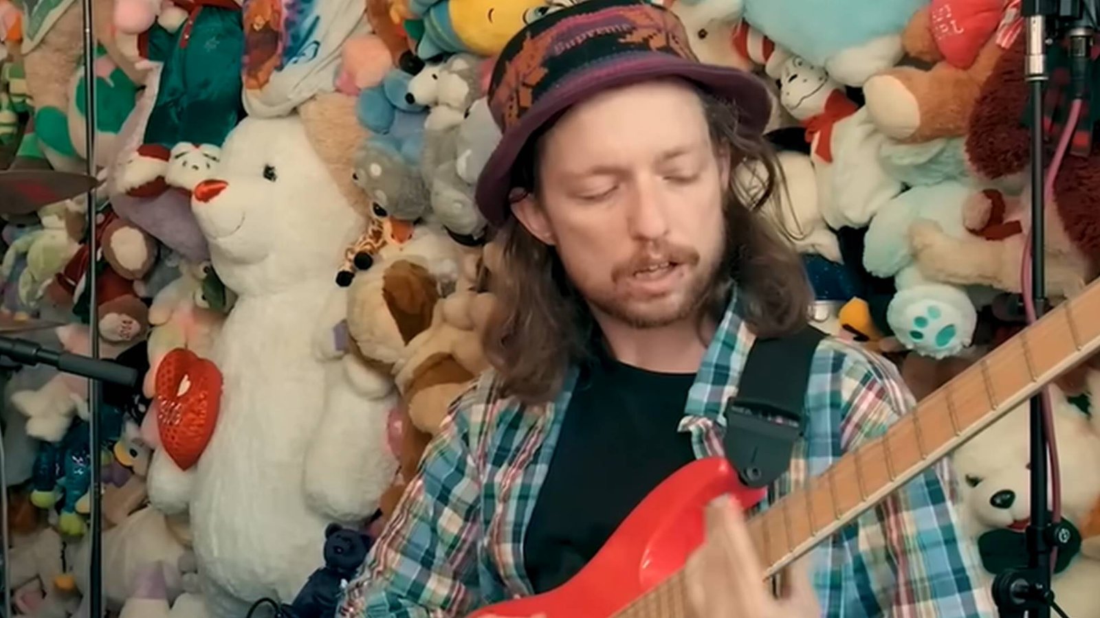 Brady Ebert durante show com o Turnstile em 2021 (Foto: reprodução / YouTube)